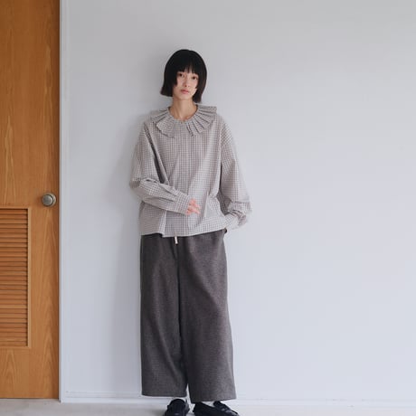 フリル襟チェックシャツ