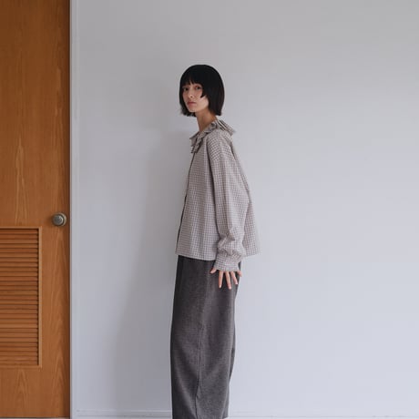 フリル襟チェックシャツ