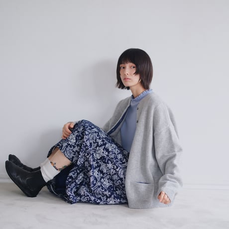 ケーブル編みカーディガン