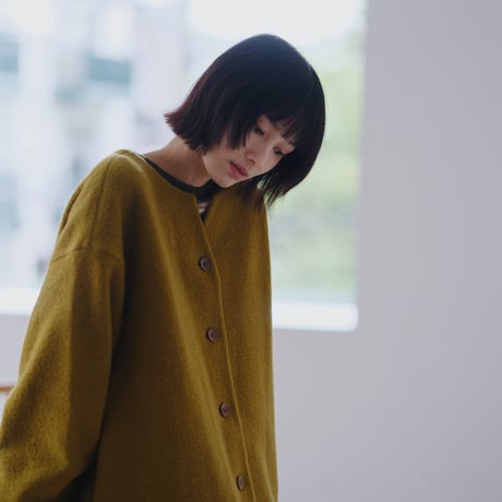 Vネックミドルコート