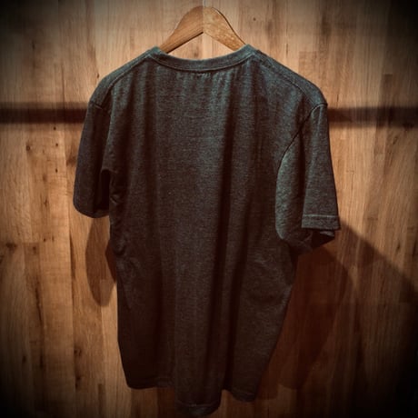 【Jack Daniel's】 ジャックダニエル ピンナップガール パロディ プリント Tシャツ チャコールグレー IDEALボディ L相当