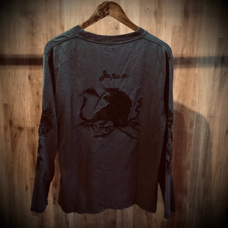 【東洋エンタープライズ】 長袖カットソー L スーベニア 鷹 虎 龍 刺繍 ブラック ロングＴシャツ