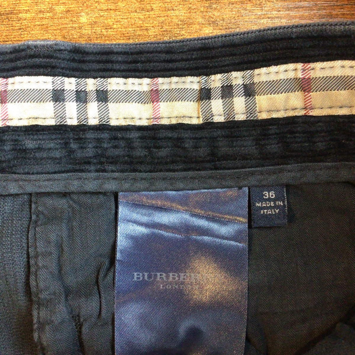 BURBERRY LONDON】イタリア製 太畝コーデュロイパンツ W36 ブラック