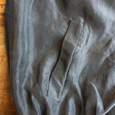【TULLIANO】 100% シルクジャケット 背面刺繍 ニューヨーク ビッグシルエット ブルゾン ブラック 黒 XL