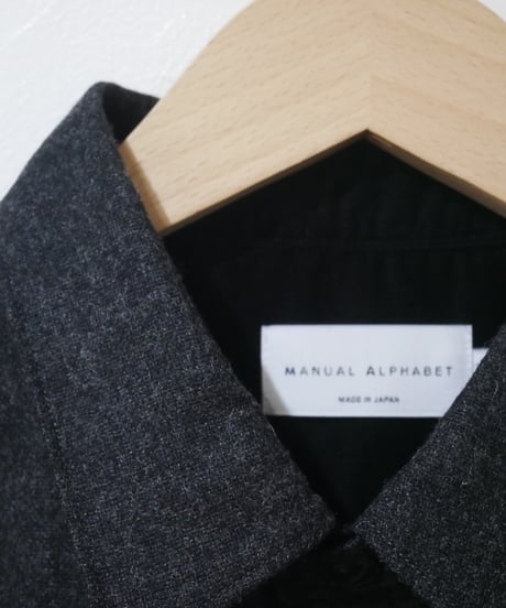 マニュアルアルファベット【manualalphabet】WOOL R/C SHIRTS　チャコール