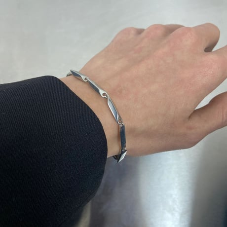 minimal geometric link bracele　VM1131