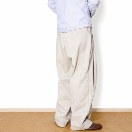 W30 2-Tuck Chino Trousers 033