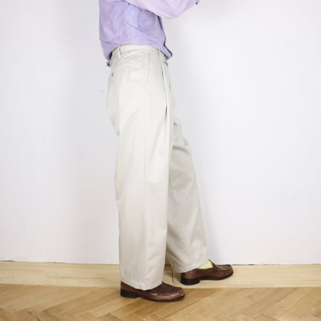 W30 2-Tuck Chino Trousers 027