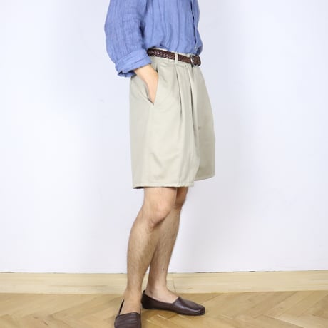 W31 2-Tuck Chino Shorts 008