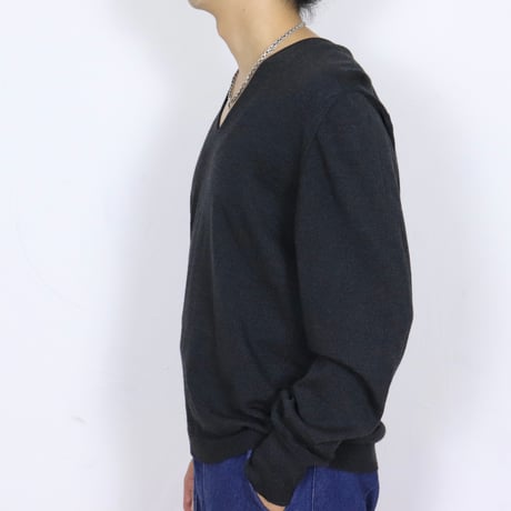 Euro Vintage V-Neck Knit 1980-90s.