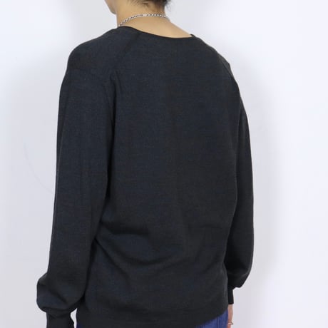 Euro Vintage V-Neck Knit 1980-90s.