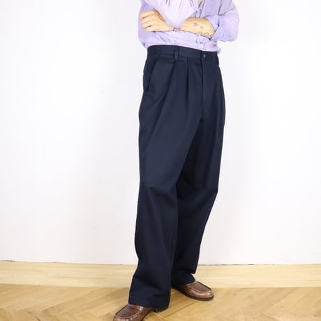 W32 2-Tuck Chino Trousers 029