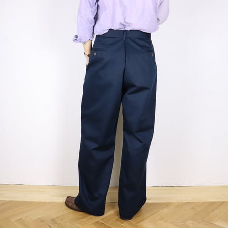 W31 2-Tuck Chino Trousers 025