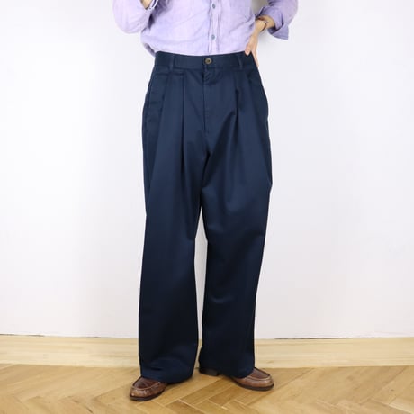 W31 2-Tuck Chino Trousers 025