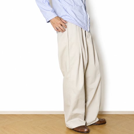 W30 2-Tuck Chino Trousers 033