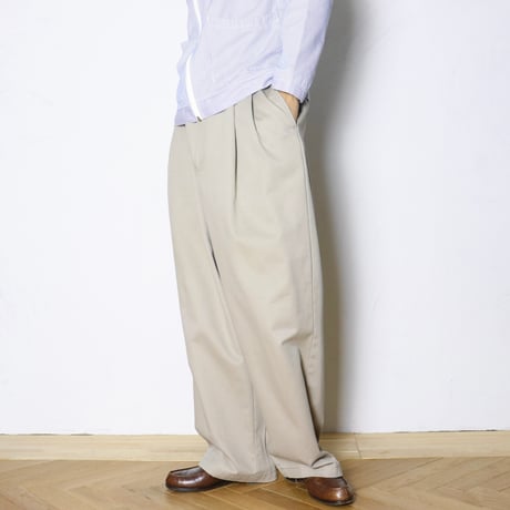 W32 2-Tuck Chino Trousers 034