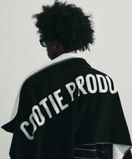 COOTIE | Logo Bath Towel | Black