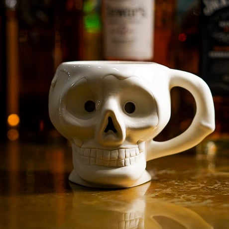 ATTRACTIONS SKULL MUG WHITE