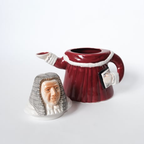 Pot / Judge