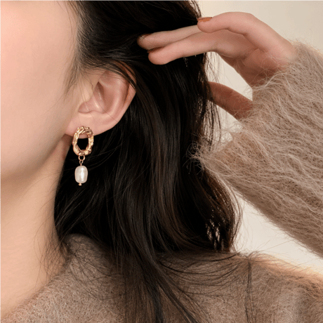 asymmetric pearl gold hoop earrings　SH1139