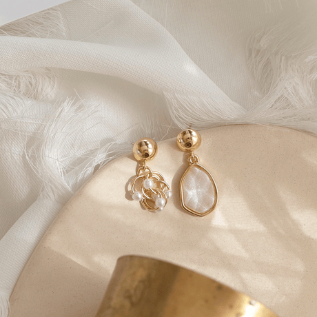 asymmetry pearl motif earrings　SH1143