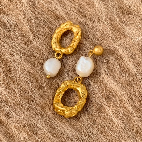 asymmetric pearl gold hoop earrings　SH1139