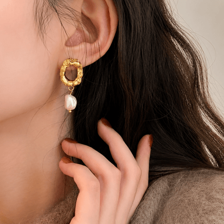 asymmetric pearl gold hoop earrings　SH1139