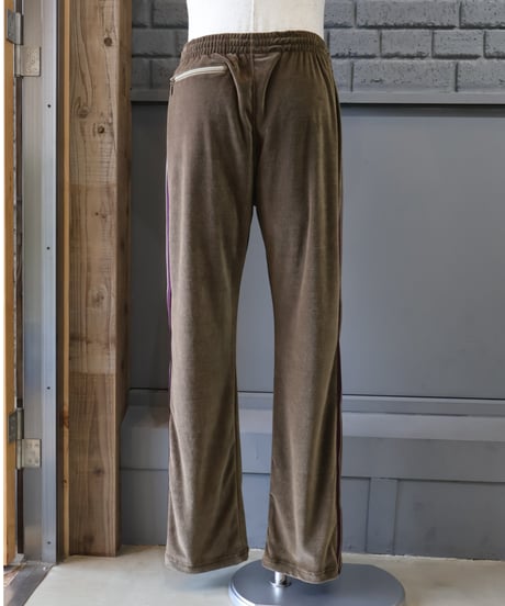 〈NEEDLES〉Narrow Track Pant - C/PE Velour / Taupe