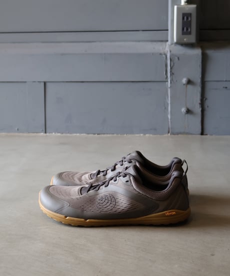 〈TOPO ATHLETIC〉Connect / Tan x Gum
