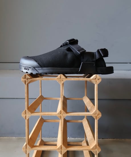 再入荷〈BEDROCK SANDALS〉Mountain Clog Synthetic Suede / Pinecone, Black
