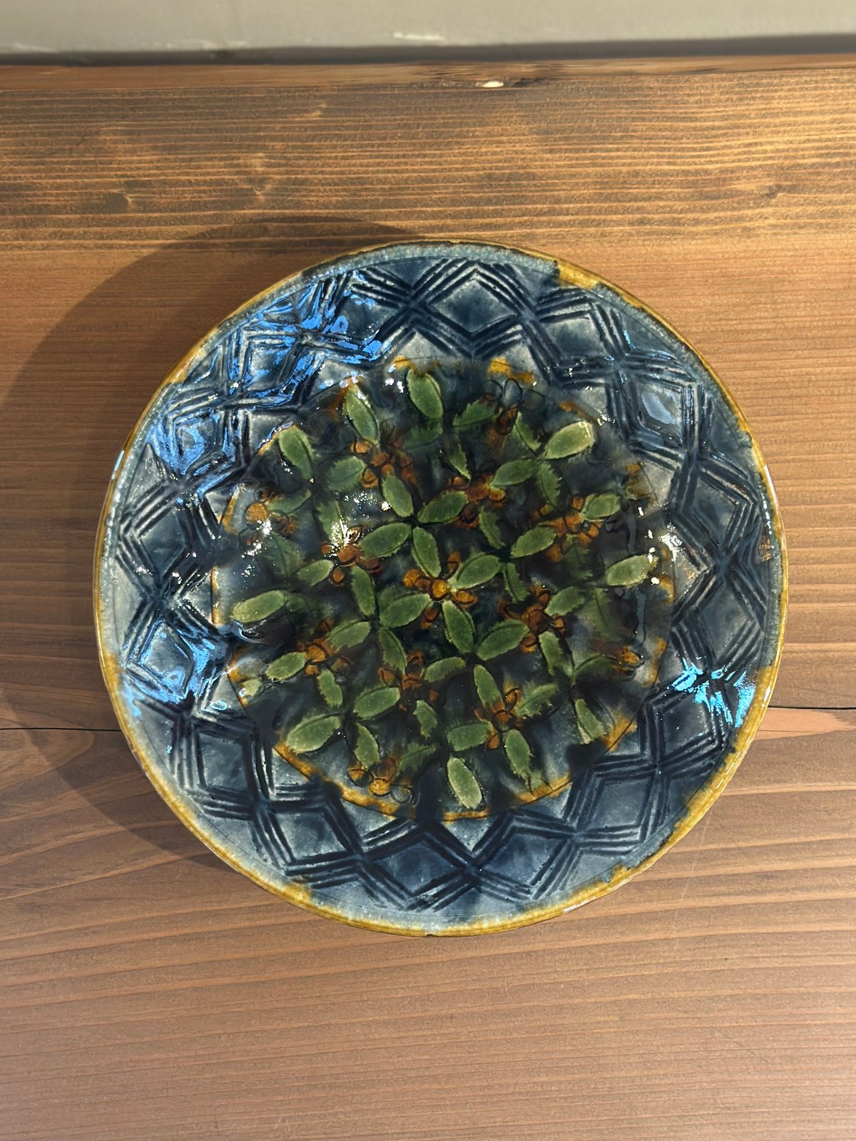 【美品】現代クラフト作家 岡本助蔵作 紅葉文様 大鉢＆小皿5客セット（計6点） 岡本芳久 刻文浅鉢 藍釉 2 | 日日用品 SIBI | 仙台・秋保の小さな日用