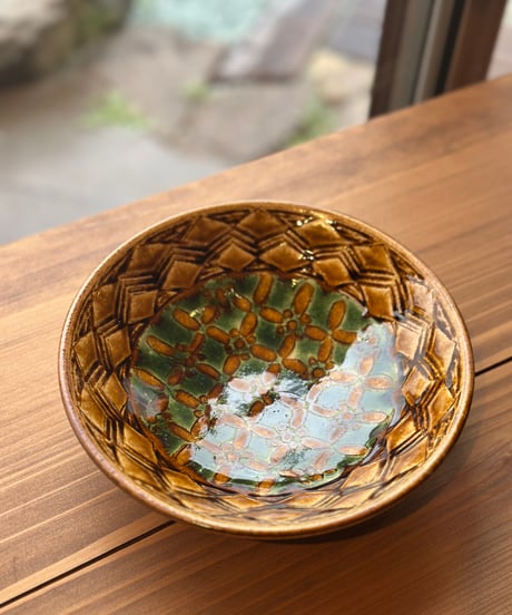 岡本芳久 刻文浅鉢 飴釉 2