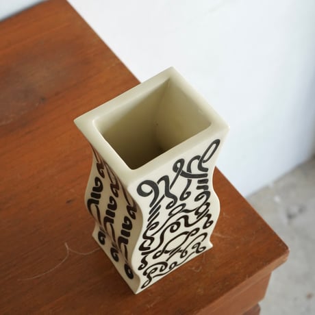 Flower vase / YAOKI TOSHIE