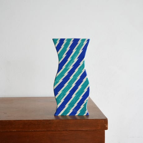 Flower vase / YAOKI TOSHIE