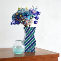Flower vase / YAOKI TOSHIE