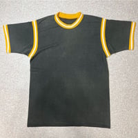 「NO BRAND(ノーブランド)」スポーティー ラインリブ リンガー Tシャツ [2201012]