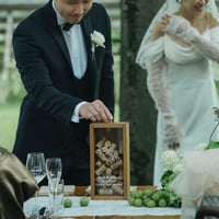 ワインコルクホルダー　ギフトや結婚証明書に