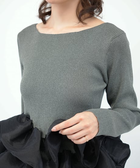 シャイニーフリルニットトップス