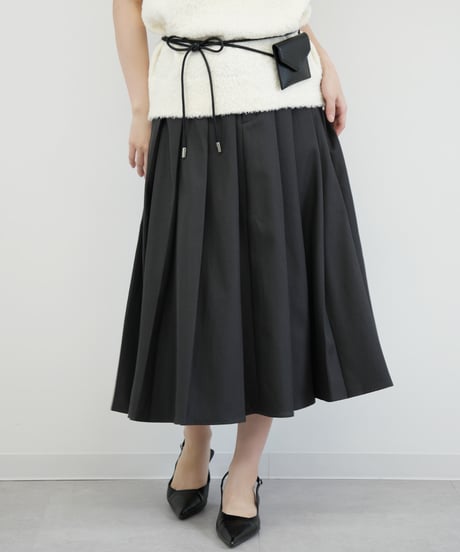 プリーツミドルスカート
