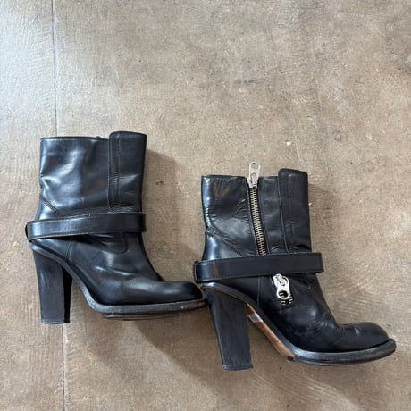 Chloe ITALY製 ダブルジップ ベルト付き レザー ショート ブーツ