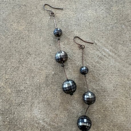 vintage like ミラーボール 揺れる ロング ピアス