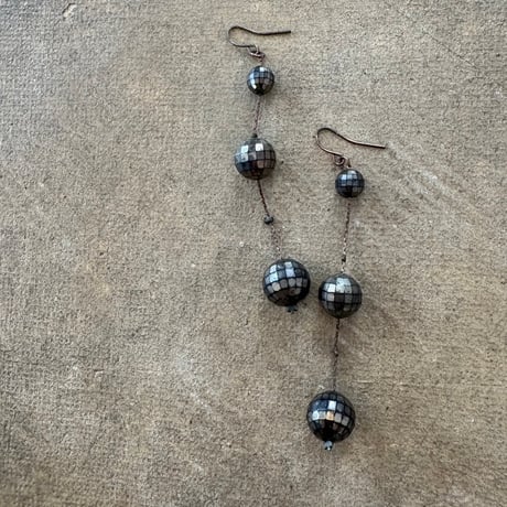 vintage like ミラーボール 揺れる ロング ピアス