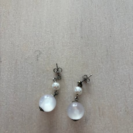 antique 半透明 パール like ダイヤモンド ピアス