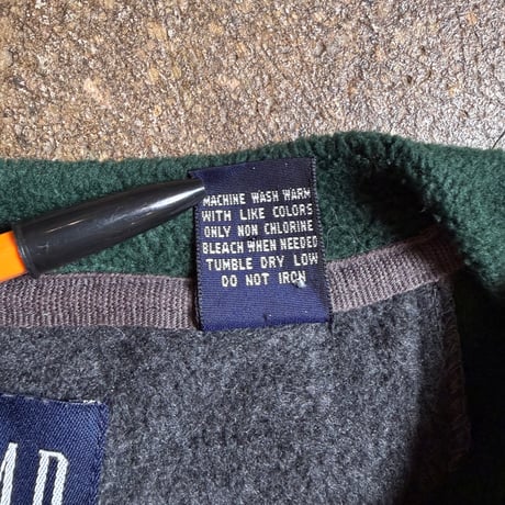 GAP Vネックフリースプルオーバー