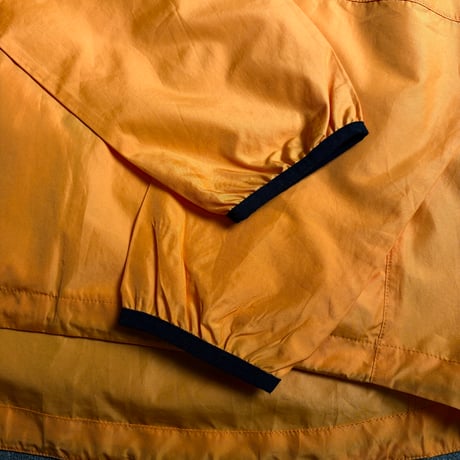 NIKE ナイロンプルオーバー