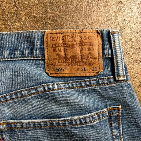 Levi's 527