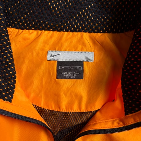 NIKE ナイロンプルオーバー