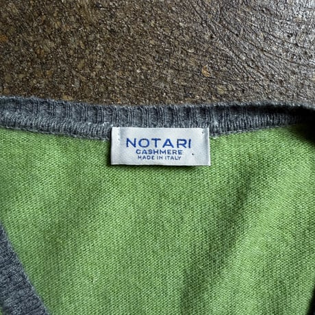 NOTARI CASHMERE Vネックカシミヤセーター