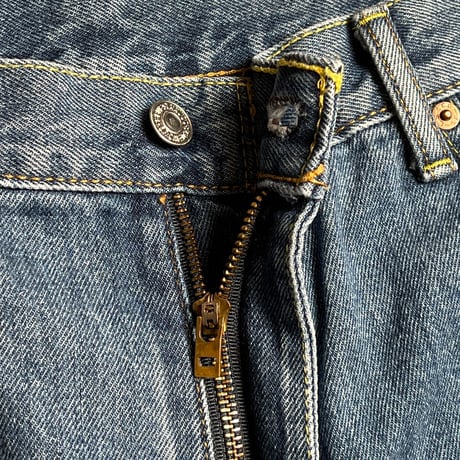 Levi’s 517 ブーツカットデニムパンツ