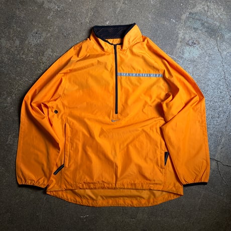 NIKE ナイロンプルオーバー